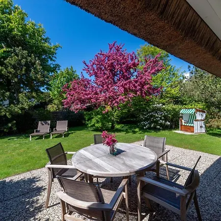Holiday home Ferien Domizil Benendikenwai 5 Keitum